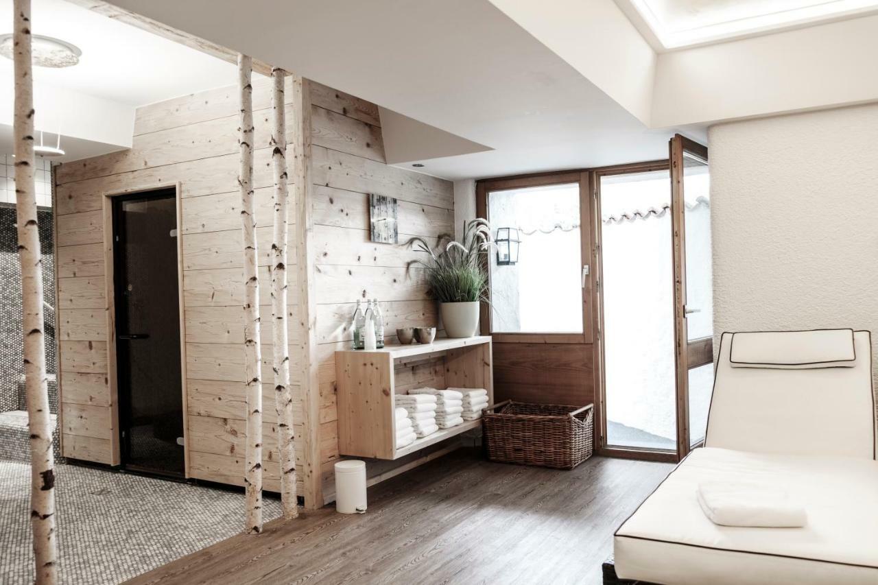 Hotel H+ Balance